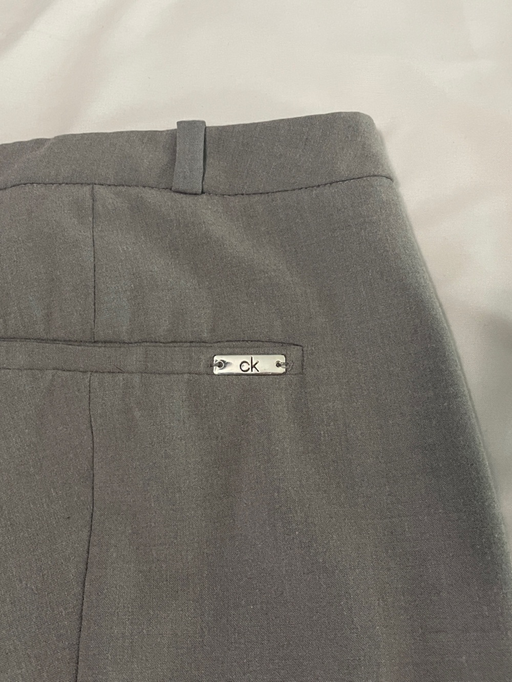 Calvin Klein Women's Gray Slim Touaers - Picture 5 of 6